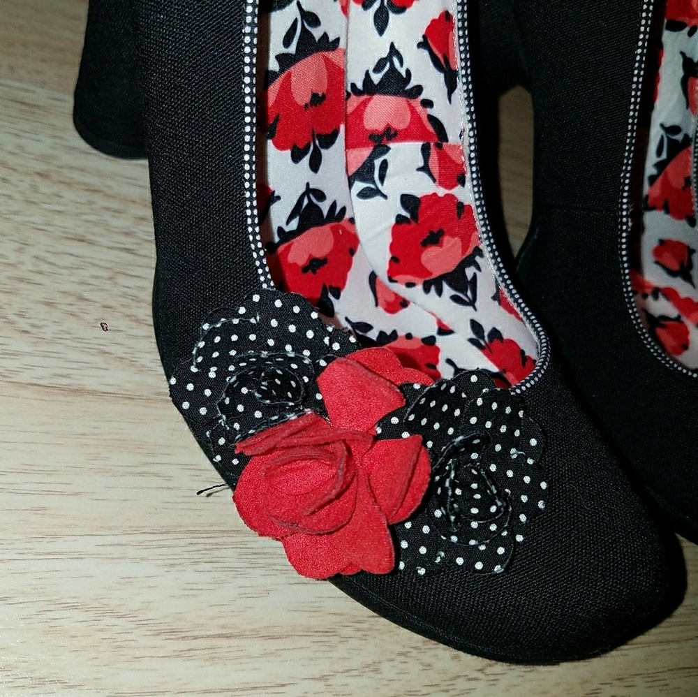 NWOT Ruby Shoo - EVA Pump
